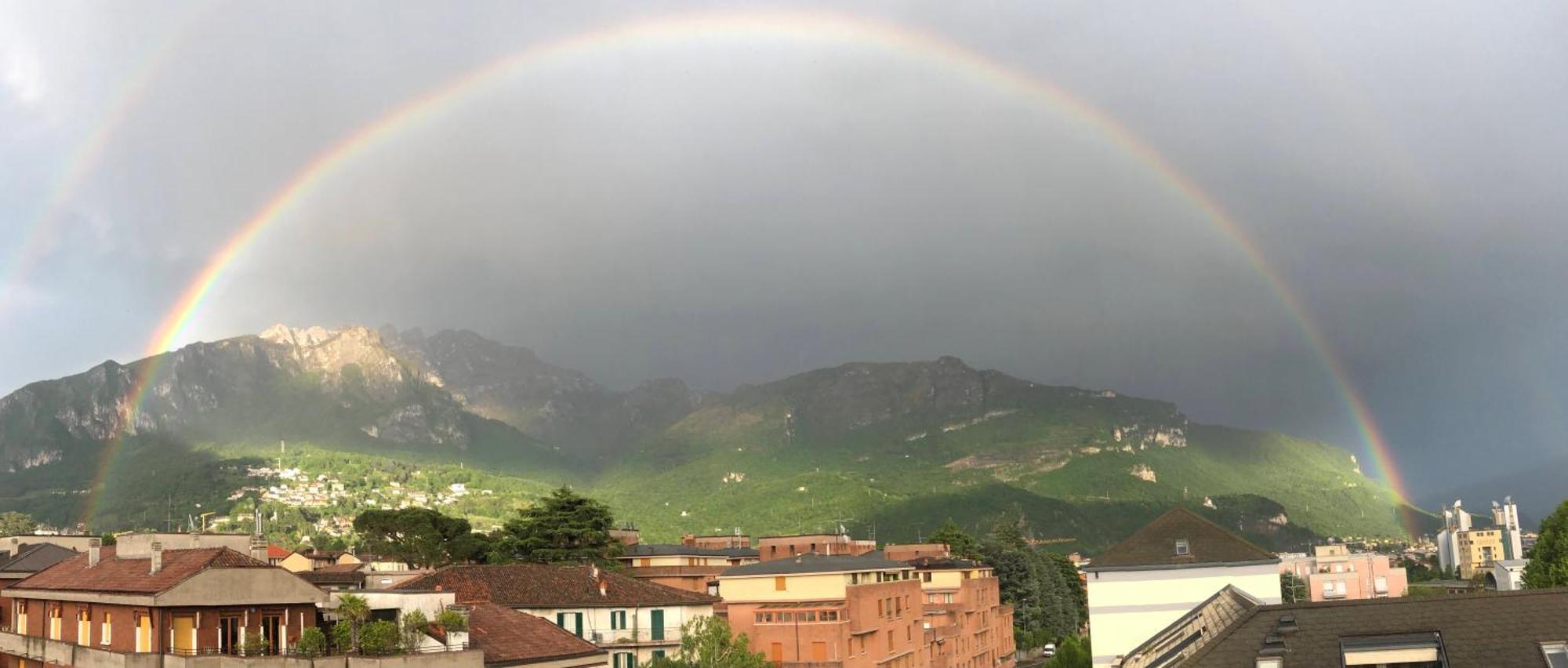 Bright Penthouse Close To Center With Terrace And Lake View Lecco Εξωτερικό φωτογραφία